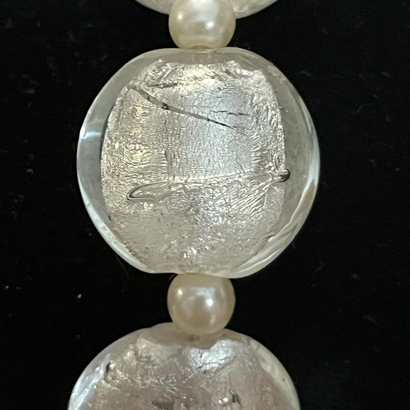 Set of 2 Lovely Glass Bead and Pearl Bracelets - Picture 4 of 8